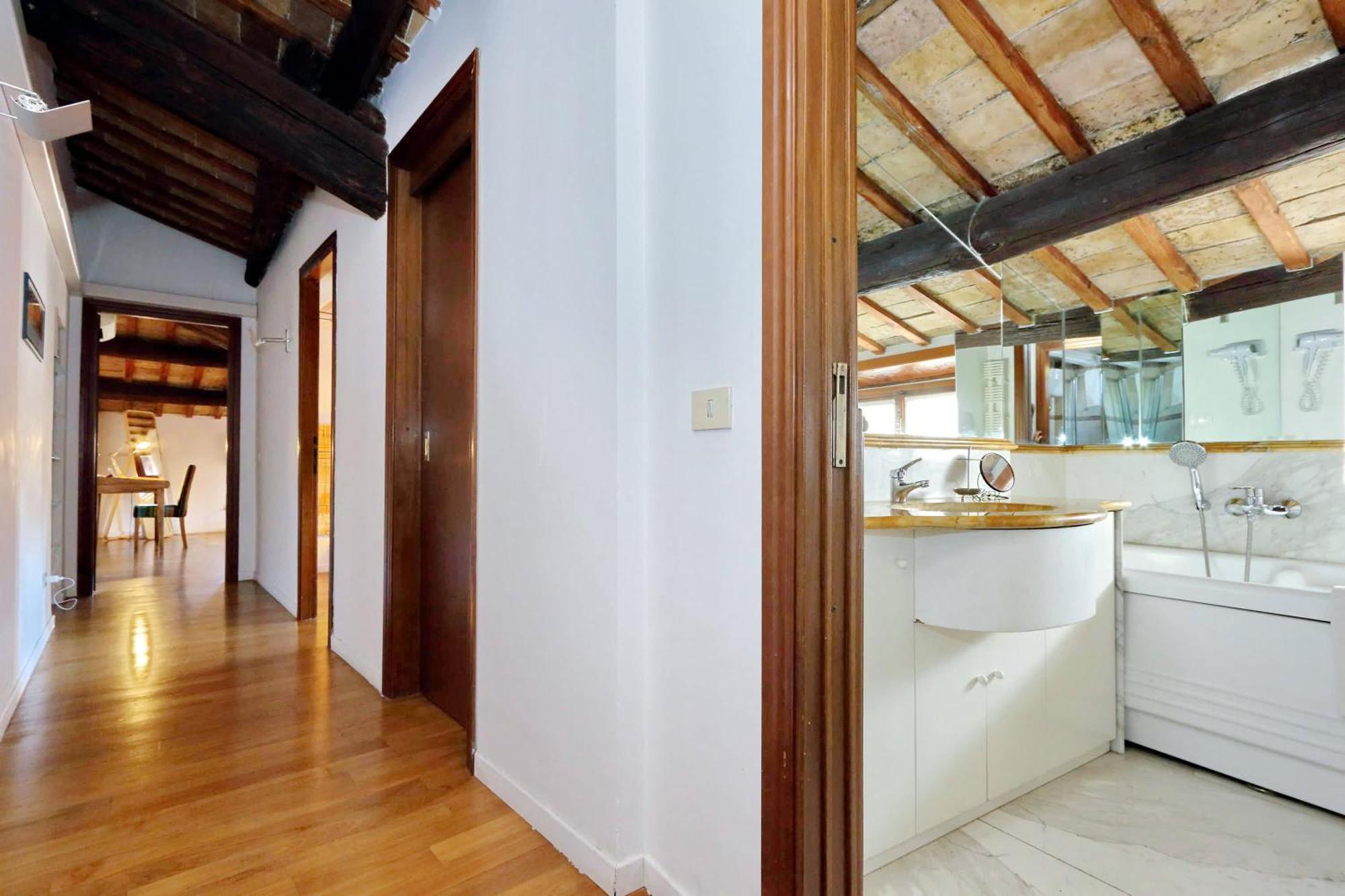 Piazza Mattei Elegant Apartment | Romeloft Ngoại thất bức ảnh