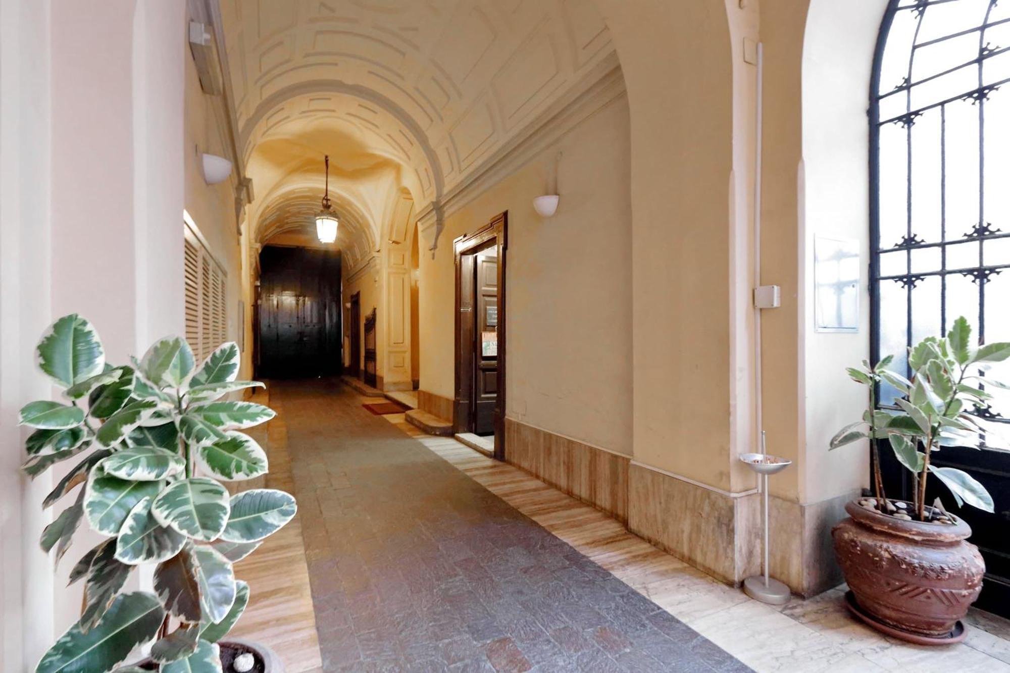 Piazza Mattei Elegant Apartment | Romeloft Ngoại thất bức ảnh